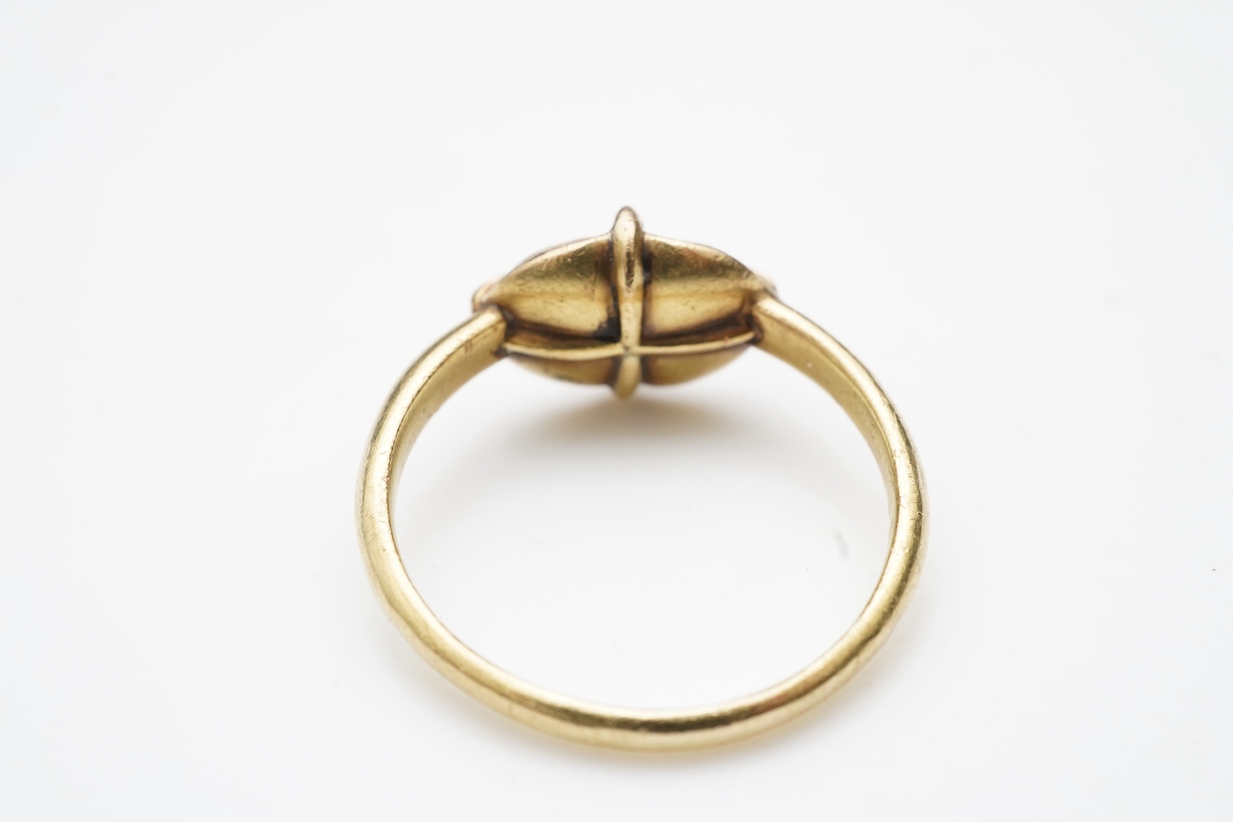 A spinel ring